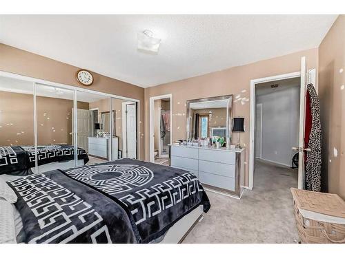 174 Donnelly Crescent, Red Deer, AB - Indoor Photo Showing Bedroom