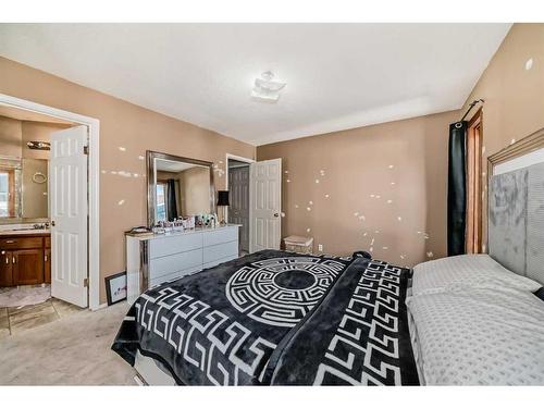 174 Donnelly Crescent, Red Deer, AB - Indoor Photo Showing Bedroom