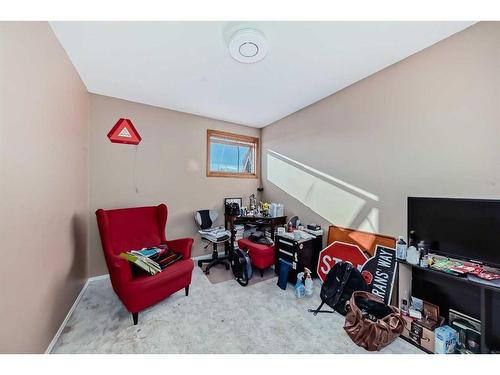 174 Donnelly Crescent, Red Deer, AB - Indoor Photo Showing Other Room