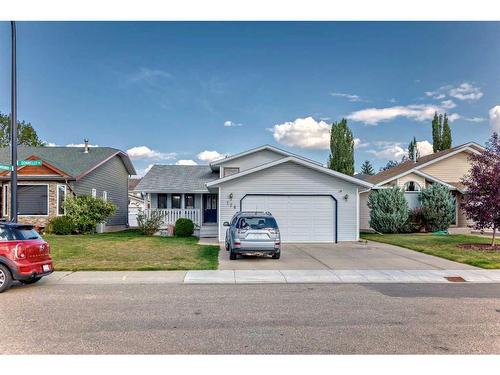 174 Donnelly Crescent, Red Deer, AB - Outdoor With Facade