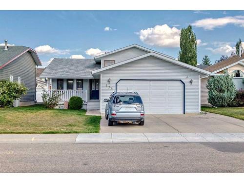 174 Donnelly Crescent, Red Deer, AB - Outdoor With Facade