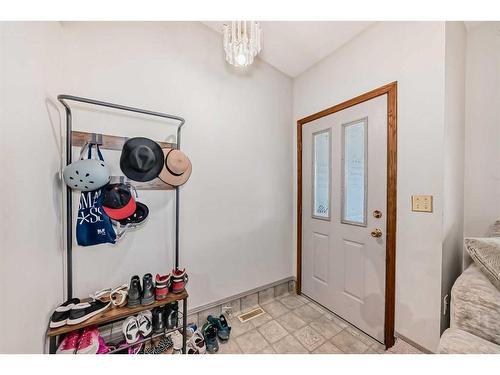 174 Donnelly Crescent, Red Deer, AB - Indoor Photo Showing Other Room