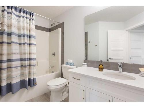 118 Ranchers View, Okotoks, AB - Indoor Photo Showing Bathroom