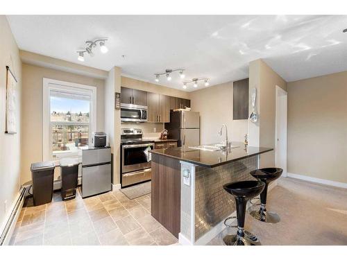 3211-625 Glenbow Drive, Cochrane, AB - Indoor Photo Showing Kitchen