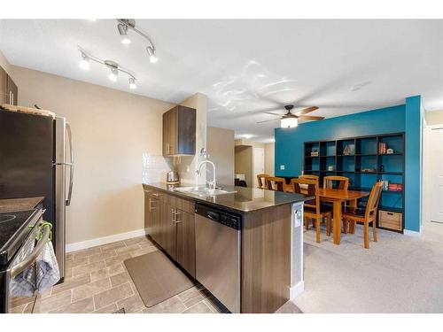 3211-625 Glenbow Drive, Cochrane, AB - Indoor Photo Showing Kitchen