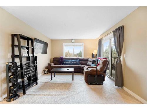 3211-625 Glenbow Drive, Cochrane, AB - Indoor Photo Showing Living Room