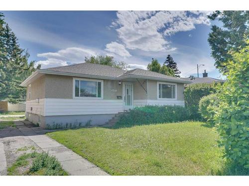 2021 21 Avenue Nw, Calgary, AB - Outdoor