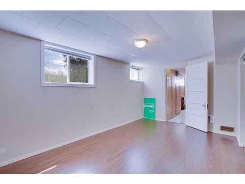 2021 21 Avenue Nw, Calgary, AB - Indoor Photo Showing Other Room