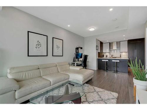 1408-930 16 Avenue Sw, Calgary, AB - Indoor Photo Showing Living Room