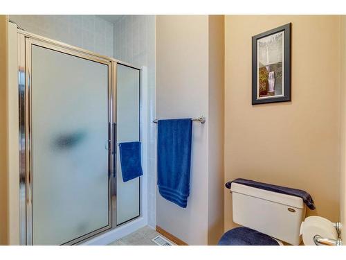 605 Woodside Court Nw, Airdrie, AB - Indoor Photo Showing Bathroom