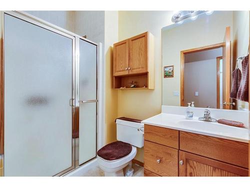 605 Woodside Court Nw, Airdrie, AB - Indoor Photo Showing Bathroom