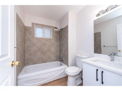 48-131 Templehill Drive Ne, Calgary, AB - Indoor Photo Showing Bathroom