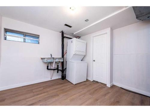 48-131 Templehill Drive Ne, Calgary, AB - Indoor Photo Showing Laundry Room