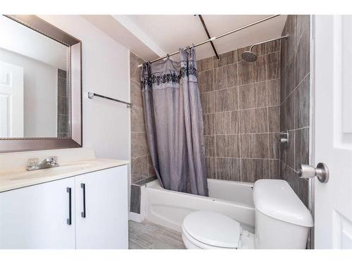 48-131 Templehill Drive Ne, Calgary, AB - Indoor Photo Showing Bathroom