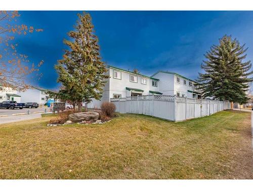 48-131 Templehill Drive Ne, Calgary, AB - Outdoor