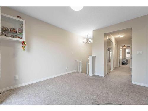 1112 140 Avenue Nw, Calgary, AB - Indoor Photo Showing Other Room