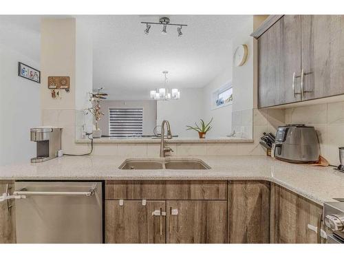 1112 140 Avenue Nw, Calgary, AB - Indoor Photo Showing Kitchen With Double Sink