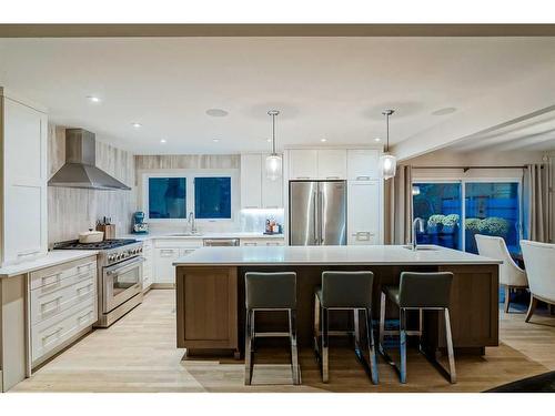 1412 70 Avenue Sw, Calgary, AB - Indoor Photo Showing Kitchen With Stainless Steel Kitchen With Upgraded Kitchen