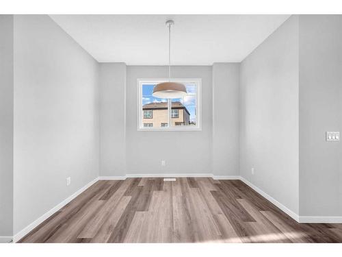 118 Magnolia Drive Se, Calgary, AB - Indoor Photo Showing Other Room