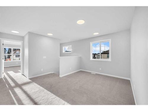 118 Magnolia Drive Se, Calgary, AB - Indoor Photo Showing Other Room