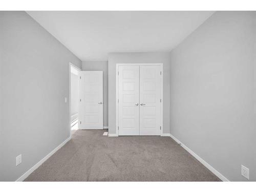 118 Magnolia Drive Se, Calgary, AB - Indoor Photo Showing Other Room