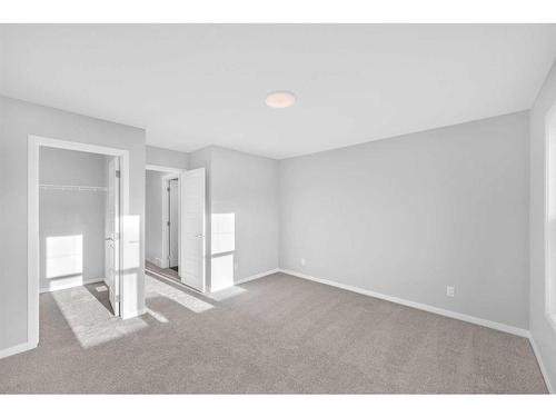 118 Magnolia Drive Se, Calgary, AB - Indoor Photo Showing Other Room