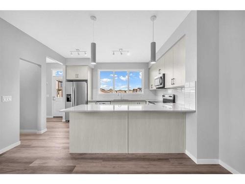 118 Magnolia Drive Se, Calgary, AB - Indoor Photo Showing Kitchen With Upgraded Kitchen