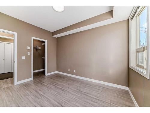 424-4303 1 Street Ne, Calgary, AB - Indoor Photo Showing Other Room