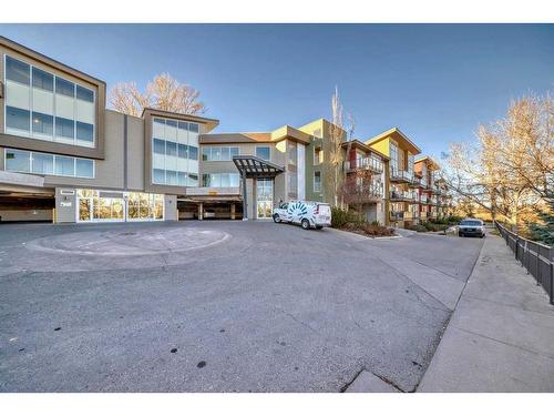 424-4303 1 Street Ne, Calgary, AB - Outdoor With Facade