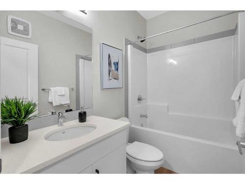 122 Magnolia Drive, Calgary, AB - Indoor Photo Showing Bathroom