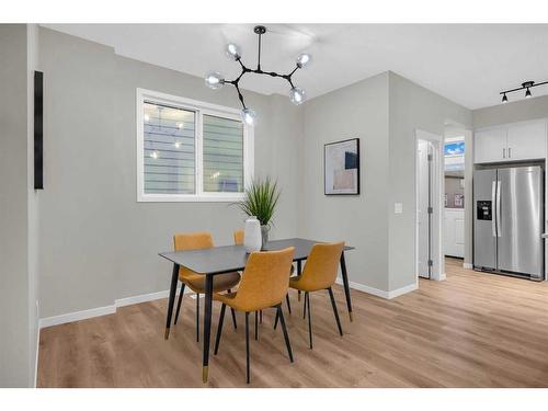 122 Magnolia Drive, Calgary, AB - Indoor Photo Showing Dining Room