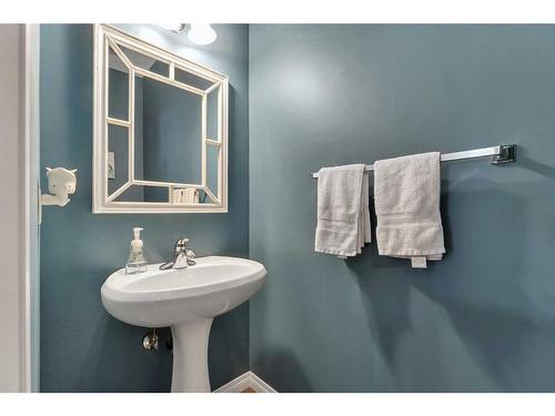 400 Kincora Glen Rise Nw, Calgary, AB - Indoor Photo Showing Bathroom