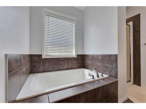 400 Kincora Glen Rise Nw, Calgary, AB - Indoor Photo Showing Bathroom