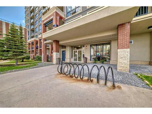 211-8880 Horton Road Sw, Calgary, AB - Outdoor