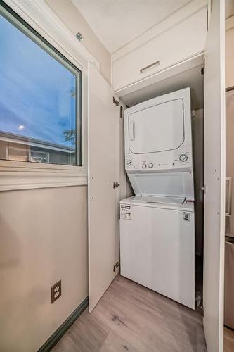 2923 Doverville Crescent Se, Calgary, AB - Indoor Photo Showing Laundry Room