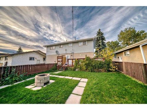 2923 Doverville Crescent Se, Calgary, AB - Outdoor