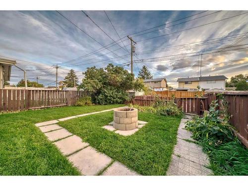 2923 Doverville Crescent Se, Calgary, AB - Outdoor With Backyard