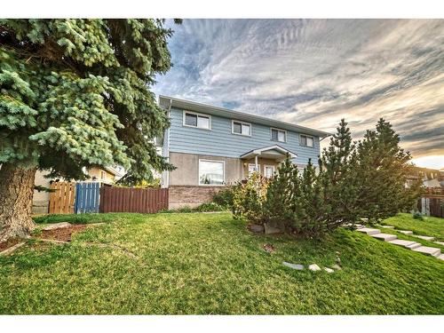 2923 Doverville Crescent Se, Calgary, AB - Outdoor