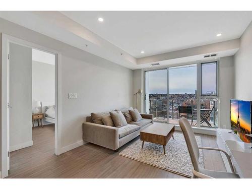 1108-930 16 Avenue Sw, Calgary, AB - Indoor Photo Showing Living Room