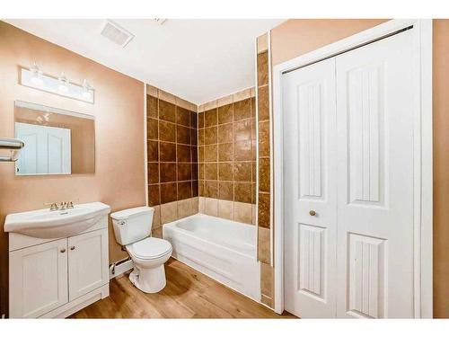 69 Saddlehorn Crescent Ne, Calgary, AB - Indoor Photo Showing Bathroom