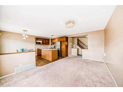 69 Saddlehorn Crescent Ne, Calgary, AB - Indoor Photo Showing Kitchen