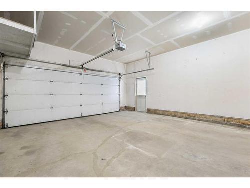 309 Sierra Morena Green Sw, Calgary, AB - Indoor Photo Showing Garage