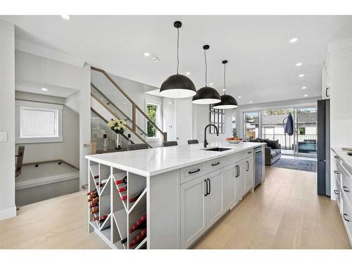 1411 41 Street Sw, Calgary, AB - Indoor Photo Showing Kitchen With Upgraded Kitchen