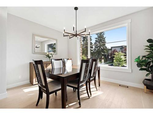 1411 41 Street Sw, Calgary, AB - Indoor Photo Showing Dining Room