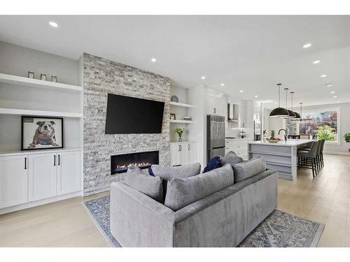 1411 41 Street Sw, Calgary, AB - Indoor Photo Showing Living Room With Fireplace