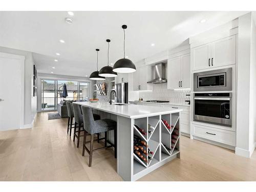 1411 41 Street Sw, Calgary, AB - Indoor Photo Showing Kitchen With Upgraded Kitchen