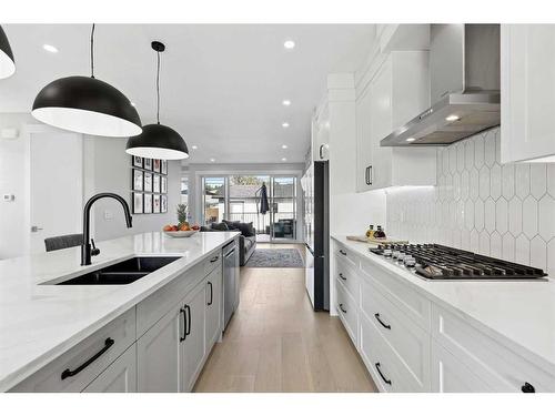 1411 41 Street Sw, Calgary, AB - Indoor Photo Showing Kitchen With Double Sink With Upgraded Kitchen