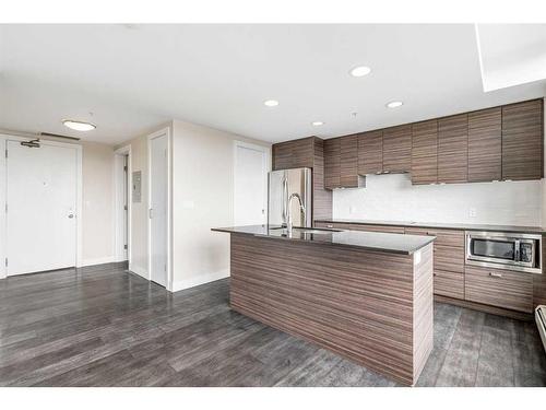 1303-1500 7 Street Sw, Calgary, AB - Indoor Photo Showing Kitchen