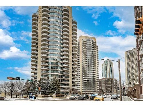 1705-1088 6 Avenue Sw, Calgary, AB - Outdoor With Facade