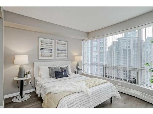 1705-1088 6 Avenue Sw, Calgary, AB - Indoor Photo Showing Bedroom